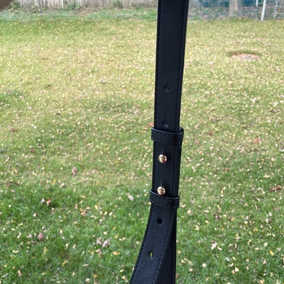 Michael Kors Cary Medium Suede and Leather Bucket Bag comes in a MK dust bag - Picture 4 of 10